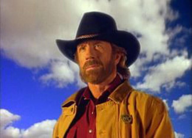 Addio a Chuck Norris: muore a 86 anni l’icona dei film d’azione e delle arti marziali