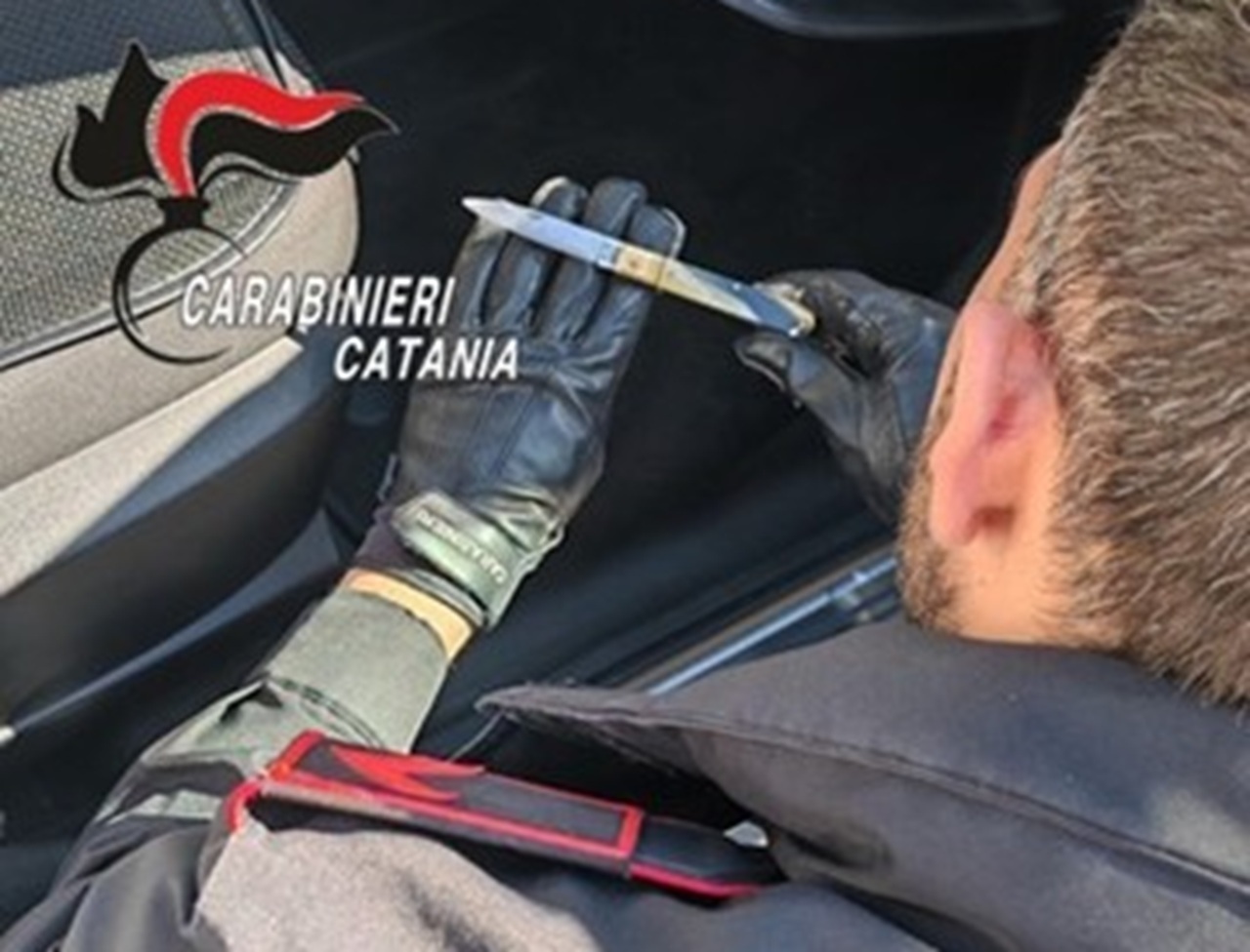 Bronte, guida ubriaco e passeggero con coltello: doppia denuncia dei carabinieri
