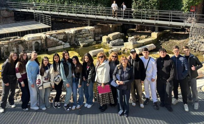 Tra Storia e Meraviglia: gli studenti della II A AFM del “Gemmellaro” alla scoperta della Catania antica