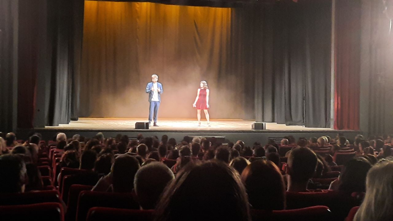 Come moderni Sandra e Raimondo i Casa Abis raccontano le gioie e i dolori della vita di coppia