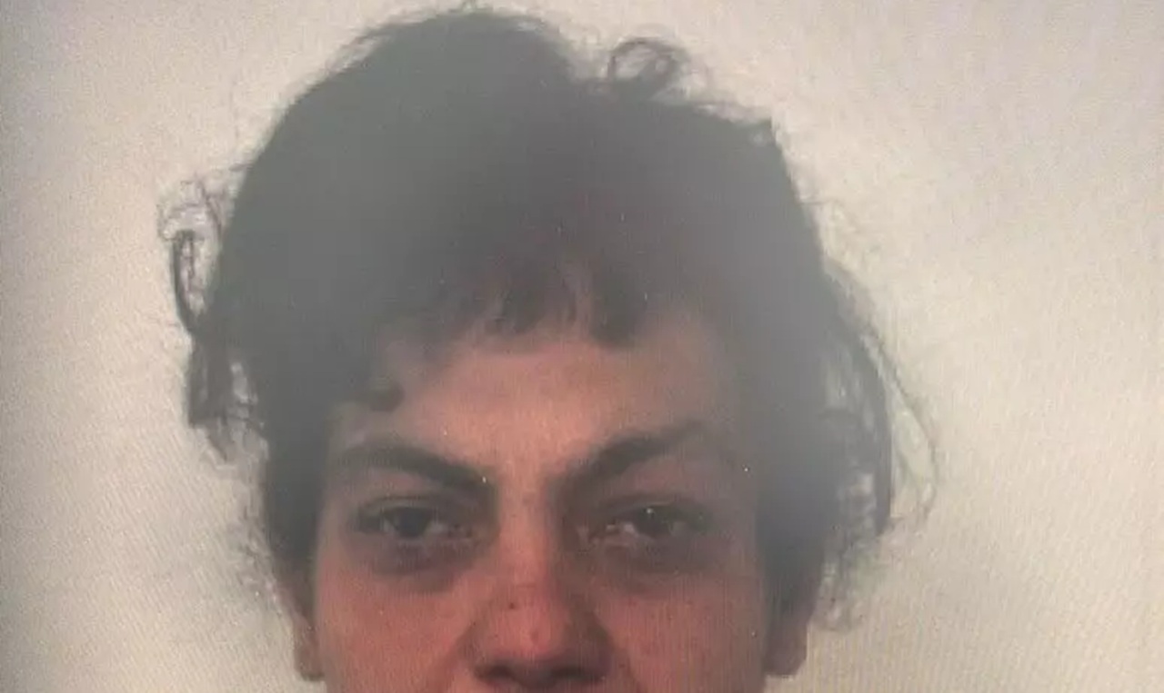 Donna trovata morta in un edificio abbandonato a Catania, la Procura diffonde la foto