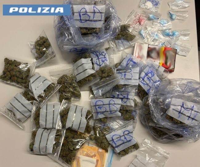In auto con cocaina e marijuana: arrestato rider della droga a Catania