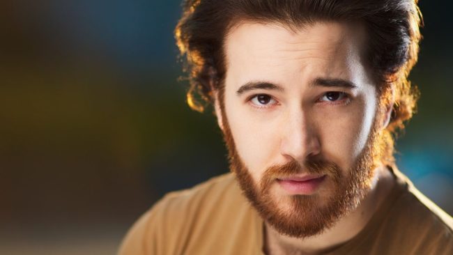 Al Metropolitan Giovanni Strano ci svela i segreti del musical Camicette Bianche