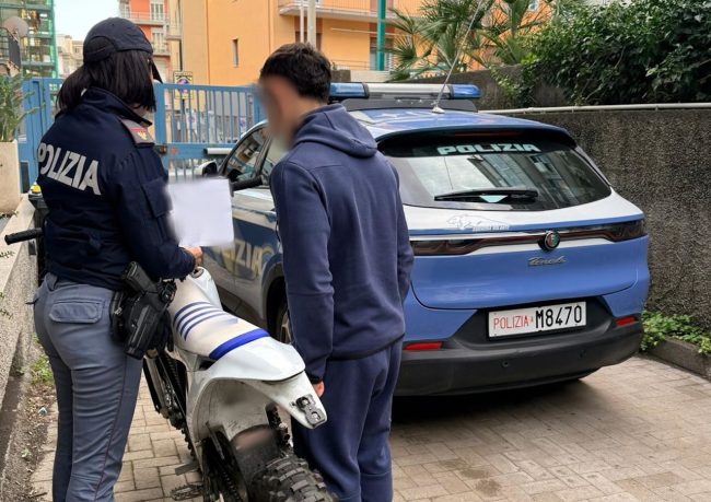 Ruba una moto a Catania: 18enne incastrato da un poliziotto libero dal servizio