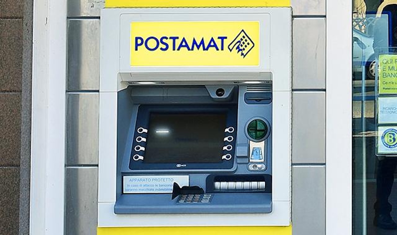 Catania, fanno saltare in aria un bancomat della Posta ma all’interno non c’erano soldi