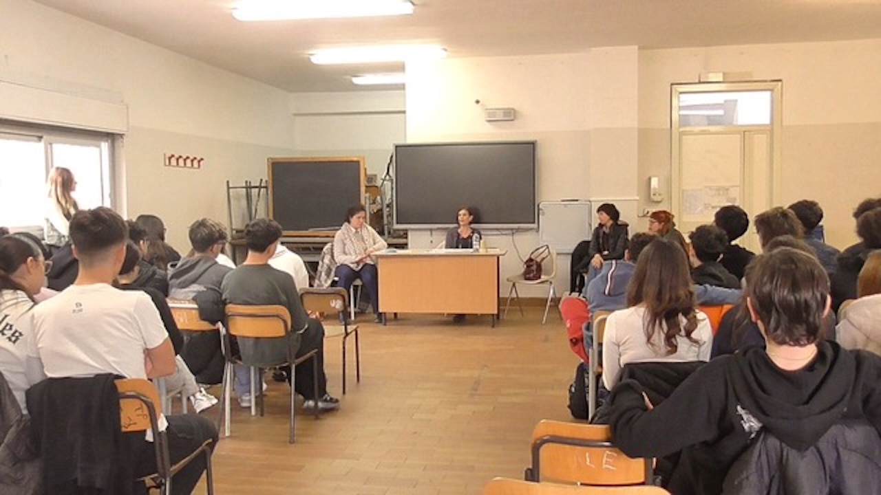 “Finisterrae” va incontro alla scuola