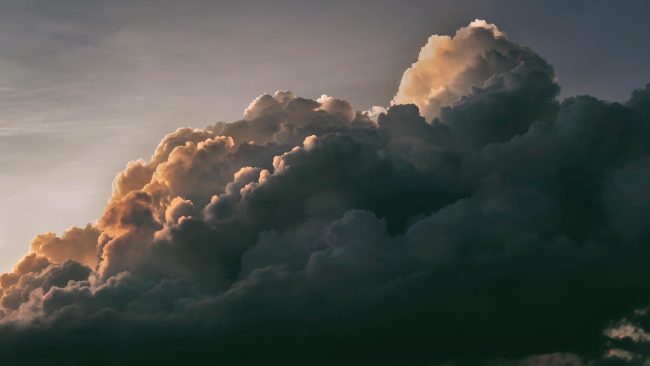 Meteo, la Sicilia torna nelle grinfie del “mese pazzerello”. Cieli grigi sull’intera Regione
