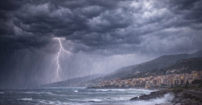 Allerta meteo per domani in Sicilia. Piogge intense, temporali e brusco calo delle temperature