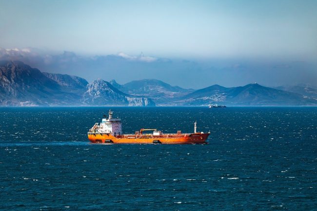 Guerra in Iran e crisi del petrolio: l’Europa pronta a condividere le riserve di greggio