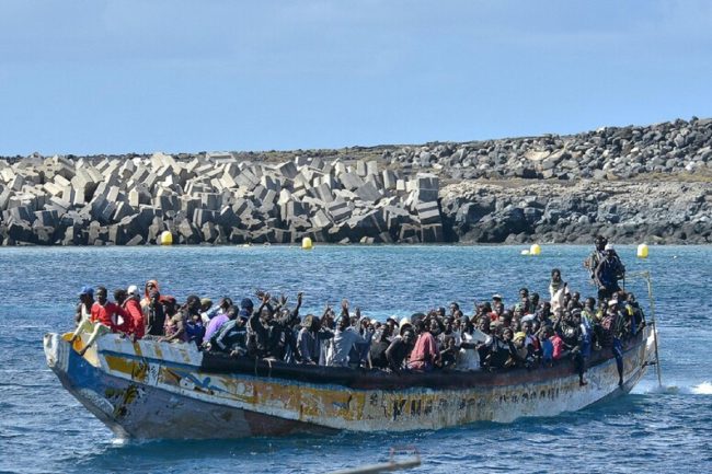 Salvati 103 migranti a Pozzallo: erano a bordo di un barchino di legno