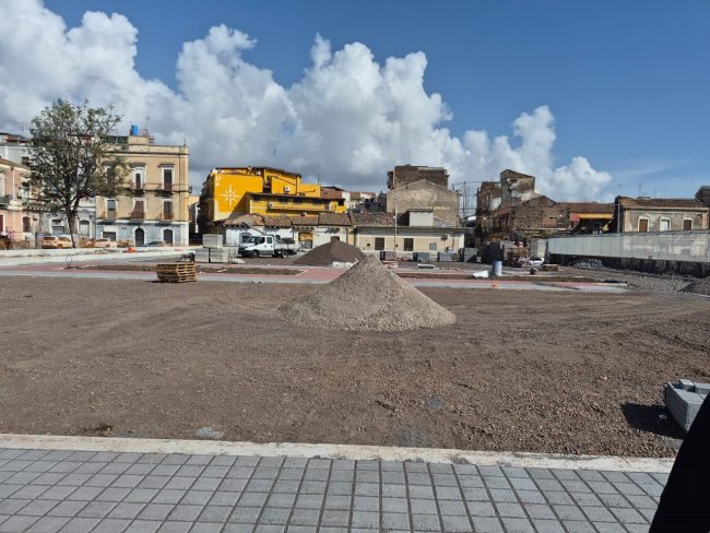 Via Toledo, verificato l’avanzamento dei lavori per la realizzazione di un nuovo parco urbano nella zona dell’ex discarica
