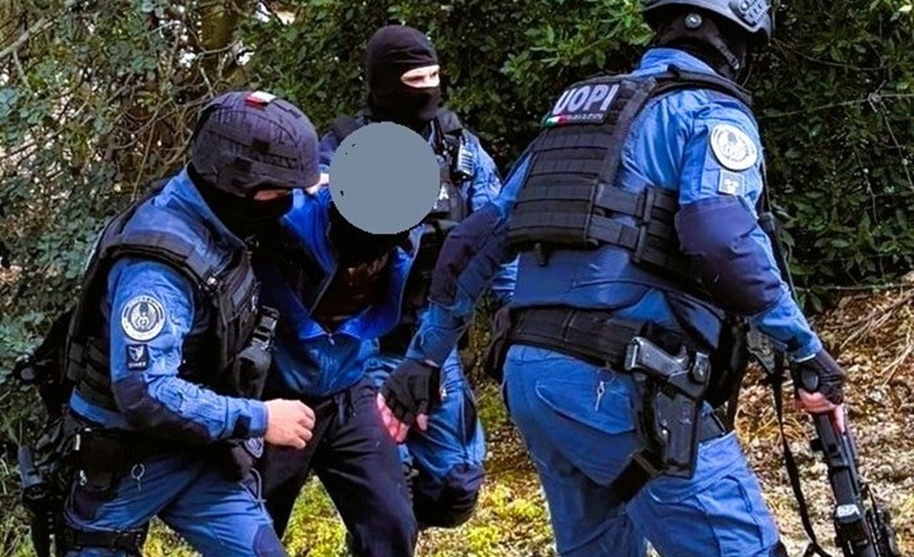 Caltanissetta, evasione e armi clandestine: due arresti