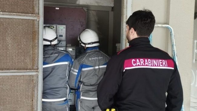 Controlli a Librino: al viale Moncada scoperti 70 allacci abusivi alla rete elettrica