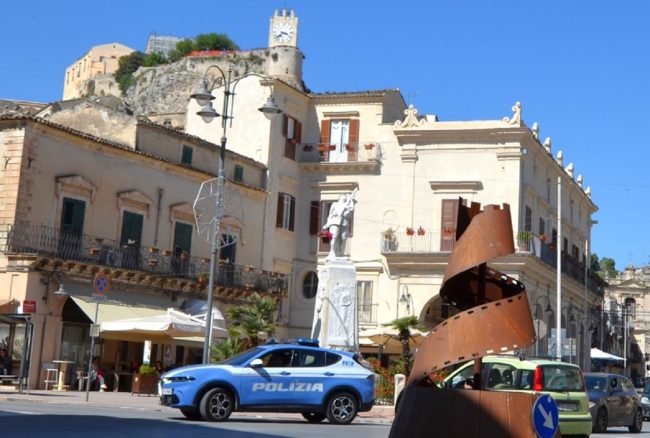 Denunciato 14enne per “scippo” nel Ragusano