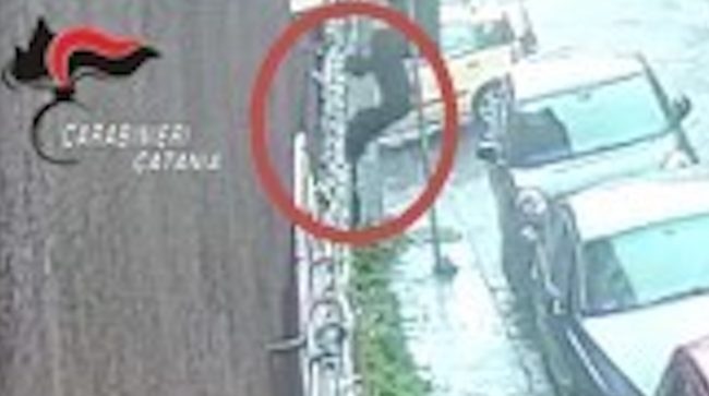 Beccato a rubare rame dalla Biblioteca di Catania: denunciato