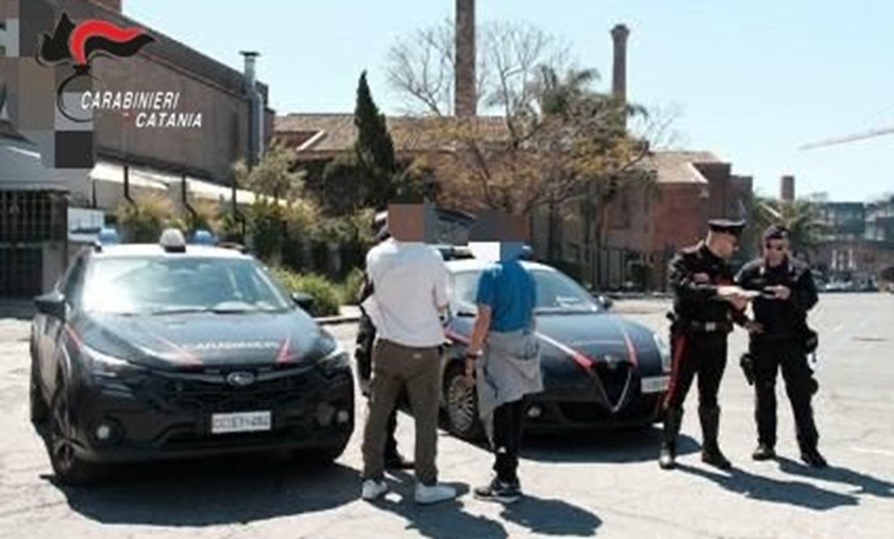 Controlli a Catania, denunce e sequestri tra Lungomare e piazza Dante