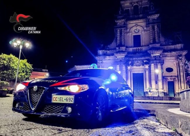 Catania, traffico di auto sospetto: denunciato 33enne