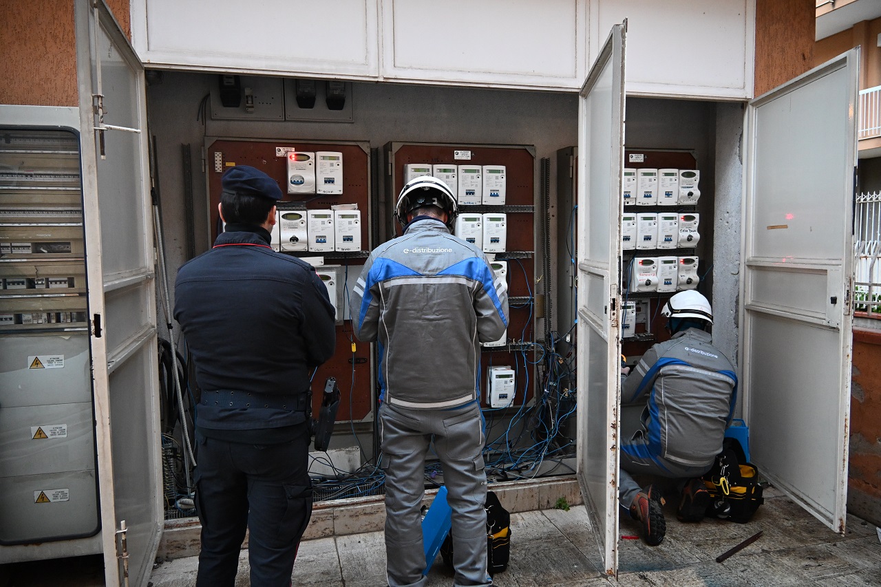 Denunciate 13 persone per furto di energia nel palermitano, continuano i controlli
