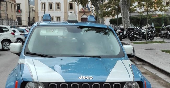 Il malore e la scoperta: aveva ingerito oltre 30 ovuli di droga, arrestato