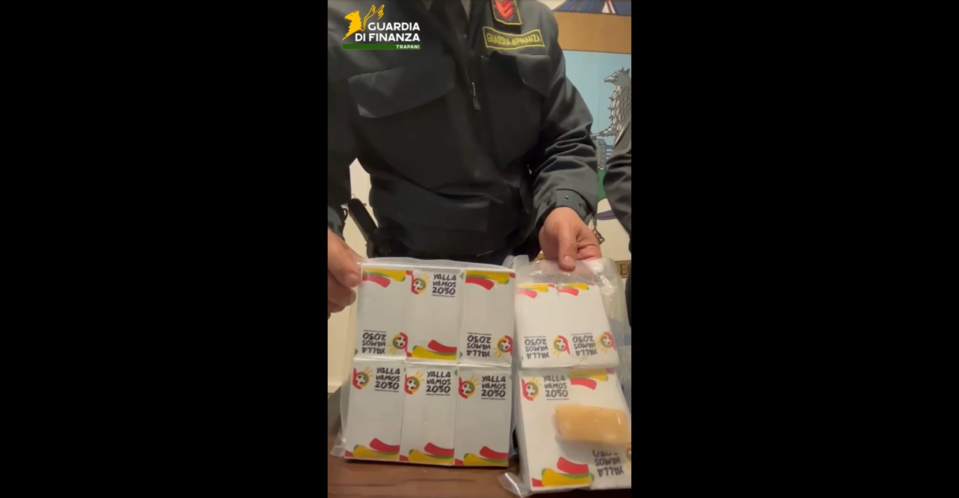 Tenta di imbarcarsi da Trapani a Pantelleria: fermato corriere della droga con 1,5 kg di sostanze stupefacenti – VIDEO