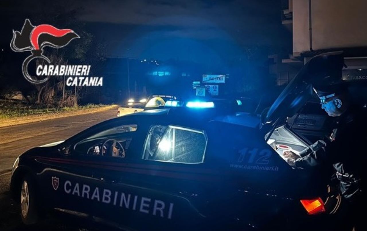 Paternò, trovato in possesso di crack e cocaina: fermato 45enne e sequestrate numerose dosi di droga