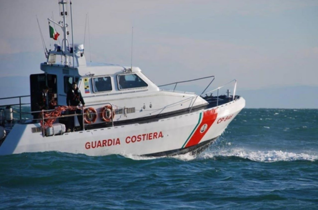 Peschereccio in avaria a Messina: il tempestivo intervento della Guardia Costiera scongiura la tragedia