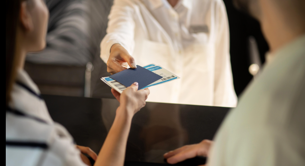 Hotel e B&B, stop a foto e fotocopie dei documenti: “Così si rischia il furto d’identità”