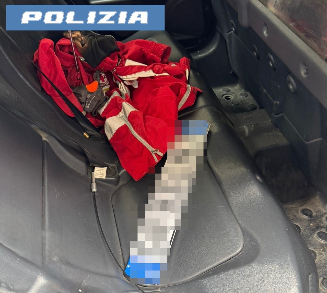 Catania, tentato furto con la divisa della Croce Rossa: arrestato un uomo