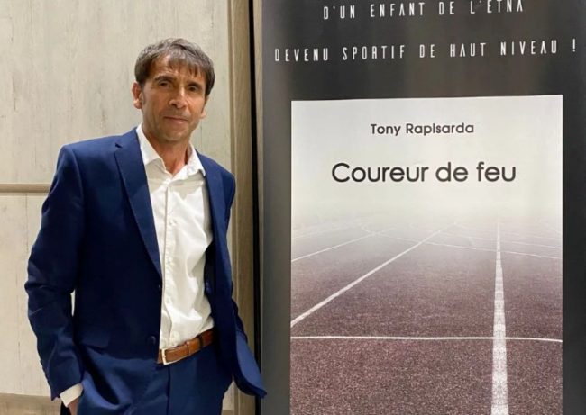 Tony Rapisarda presenta a Catania “Il ragazzo di fuoco”: dall’Etna alla Francia, tra atletica e scrittura