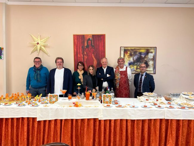 Seminario sulla Carota Novella di Ispica IGP: formazione, territorio e innovazione in cucina per gli studenti dell’IPSSEOA Karol Wojtyla