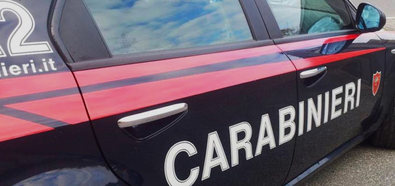 Palermo, 43enne evade dai domiciliari e si consegna ai carabinieri: “Meglio il carcere che tornare a casa”