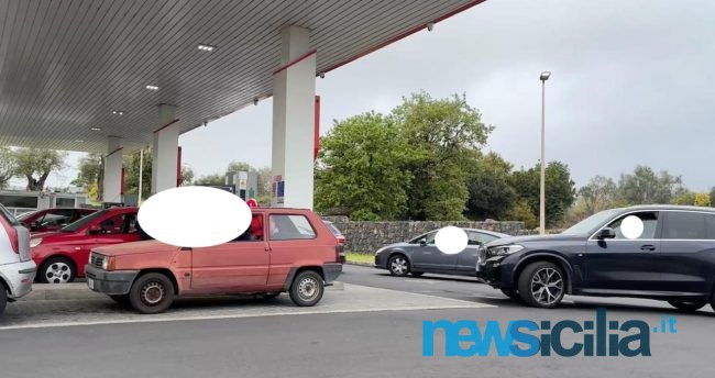 Dalle file chilometriche al “tutto esaurito”: a Catania è caccia al carburante – LA SITUAZIONE