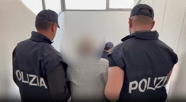 Latitante arrestato a Librino: ex dirigente della Penitenziaria condannato per mafia e corruzione