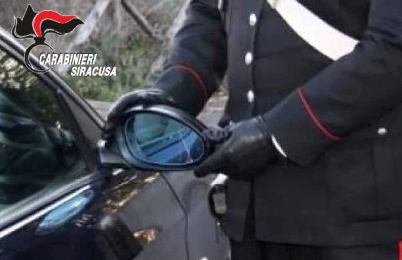 Truffa ad Ortigia, finge una collisione in auto e pretende un risarcimento: denunciato 35enne