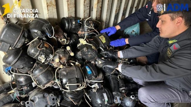 Container con oltre 20mila chili di rifiuti verso la Nigeria: il sequestro al Porto di Palermo