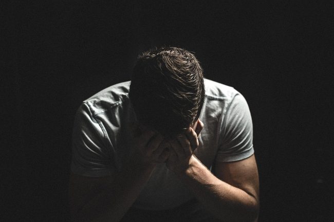 Quando da vittime si diventa carnefici: le dinamiche che portano i giovani a compiere gesti estremi
