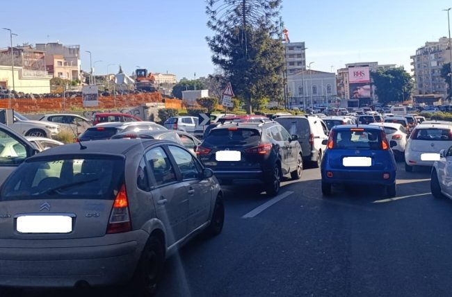 Traffico nel caos a Catania, proposta anti-ingorghi per circonvallazione e Tondo Gioeni