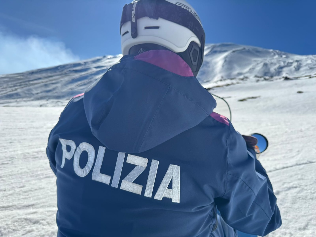 Piano Provenzana, sicurezza sulle piste: sette sciatori soccorsi dalla Polizia di Stato Piano Provenzana, sicurezza sulle piste: sette sciatori soccorsi dalla Polizia di Stato