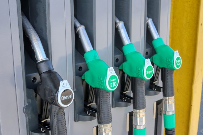 Carburanti, prezzi alle stelle in autostrada: il diesel speciale sfiora i 3,2 euro al litro
