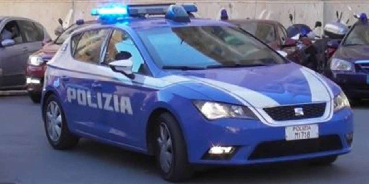 Auto sospetta in autostrada, minorenne con droga nel borsello: scatta la denuncia sulla Siracusa-Catania