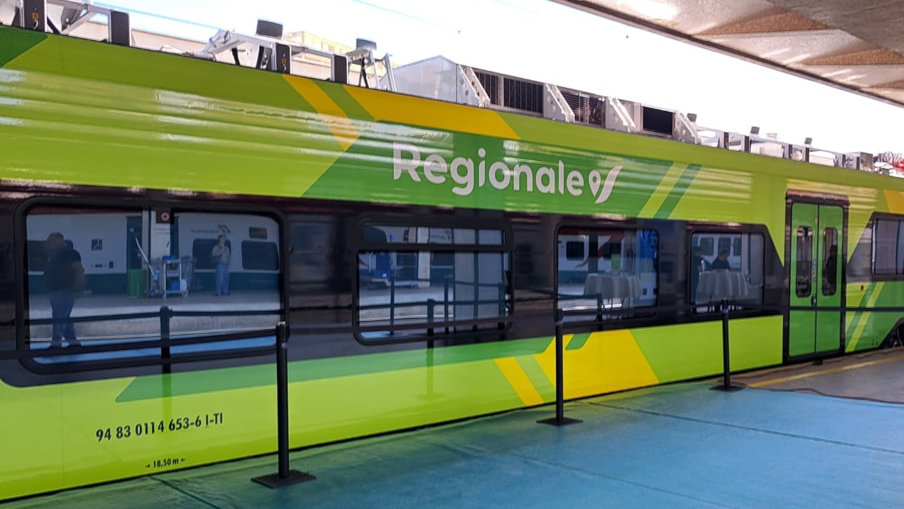 Ponti primaverili, Trenitalia apre nuovi collegamenti per connettere l’isola