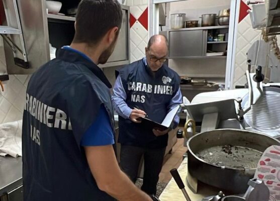 Maxi controlli allo Zen: un arresto, 4 denunce e sequestri di droga e armi