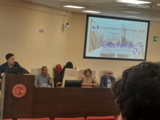 Orientarsi nelle Scienze Biomediche e Biotecnologiche: esperienza formativa per una classe del ITI S. Cannizzaro di Catania