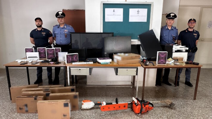 Sant’Agata di Militello, recuperata refurtiva per 40mila euro: 5 denunciati per furto e ricettazione