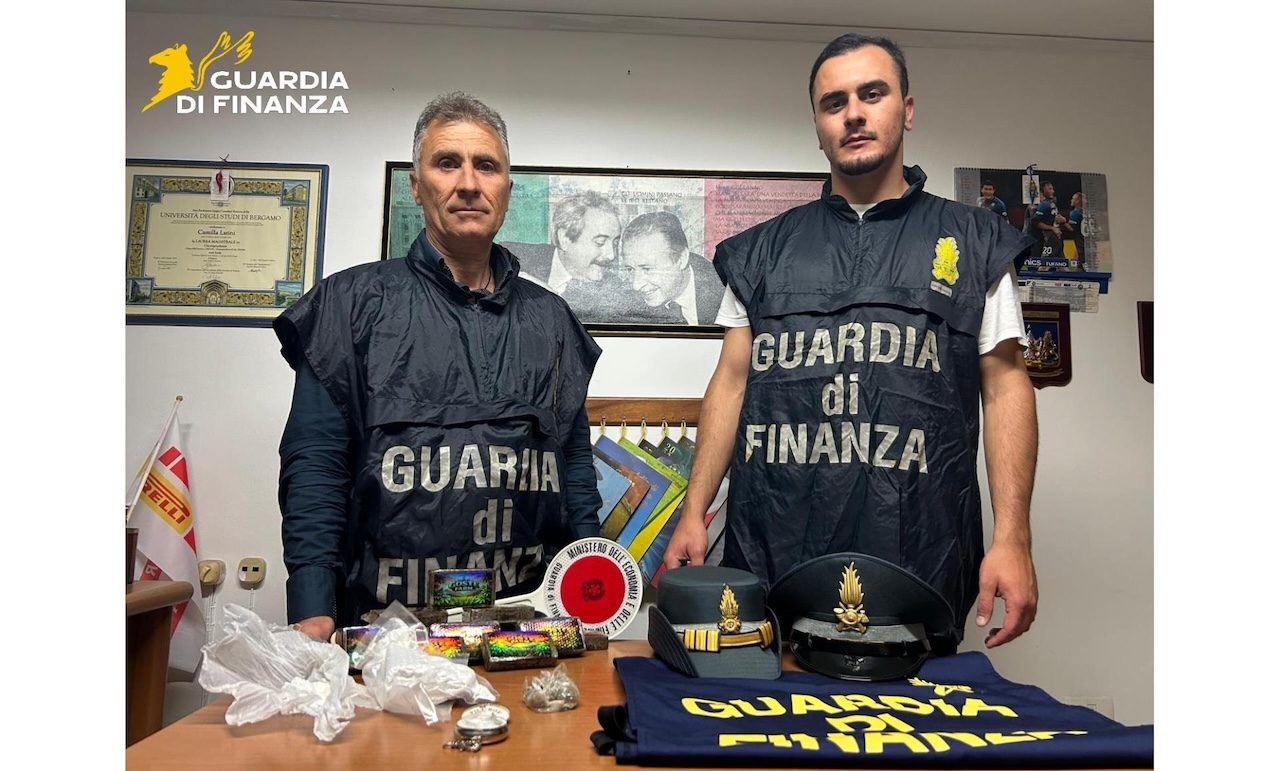 Trapani, al porto con 50mila euro di hashish e cocaina nello zaino: un arresto