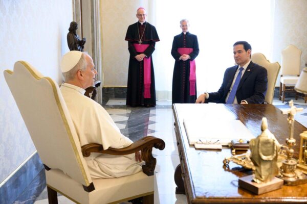 Rubio incontra il Papa in Vaticano: gli Usa parlano di relazioni solide e impegno comune per la pace