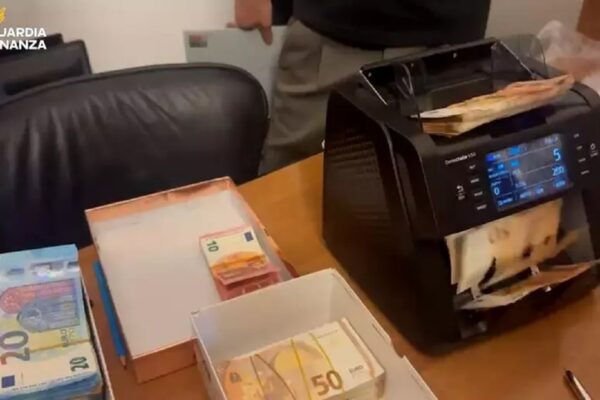 Bancarotta fraudolenta a Catania, indagati due commercialisti e due imprenditori