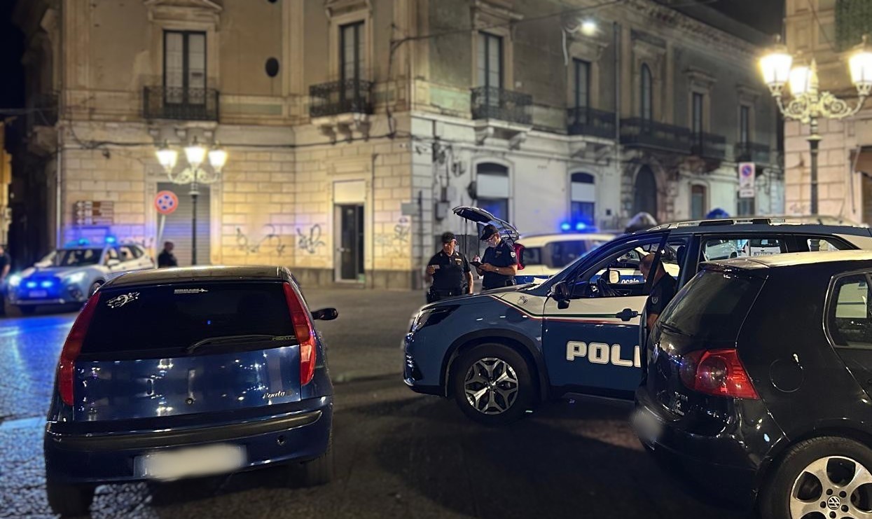 Paternò, maxi controlli della Polizia di Stato: identificati 220 soggetti e avviata un’espulsione
