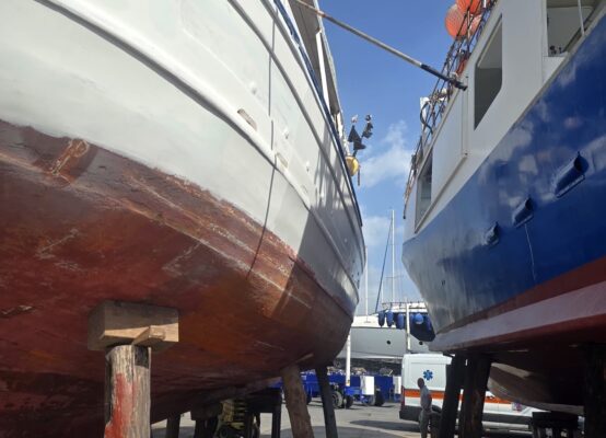 Infortunio sul lavoro in un cantiere navale di Riposto: ferito un uomo, indagini sulla dinamica