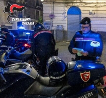 Catania, sorpreso nella notte a rubare alcolici: arrestato 35enne